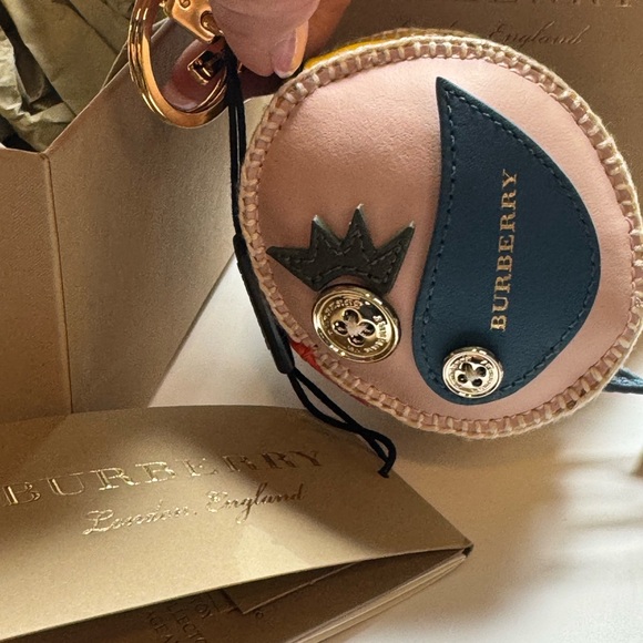 NWT Burberry Larch Yellow Derek The Bird Leather Charm - Picture 10 of 10